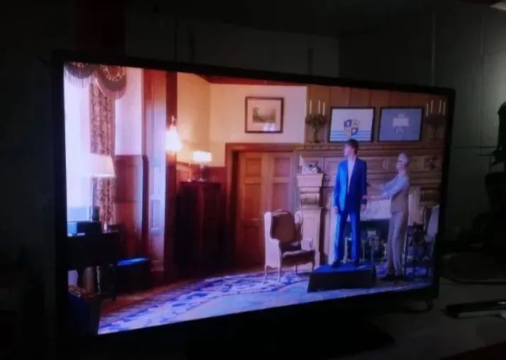 TV STI 43 polegadas semi-novo
