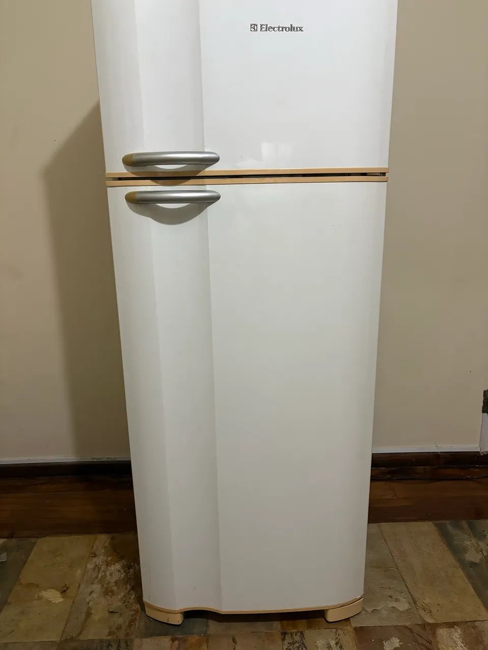 Geladeira Eletrolux  funcionando perfeitamente 
