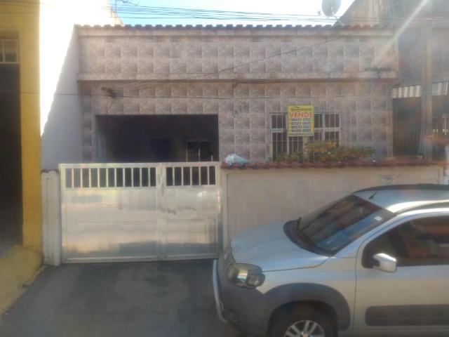 Casa 02 qtos 02 banh 02 vgs de garagem terraço em Nilópolis RJ Ac. carta!