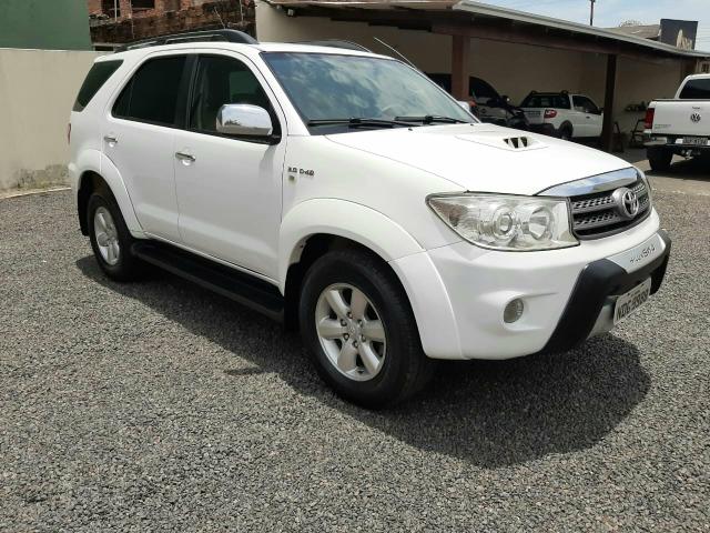 TOYOTA HILUX SW4 SRV 4x4 3.0 7LG TDI DIESEL AT 10-10 - Foto 10