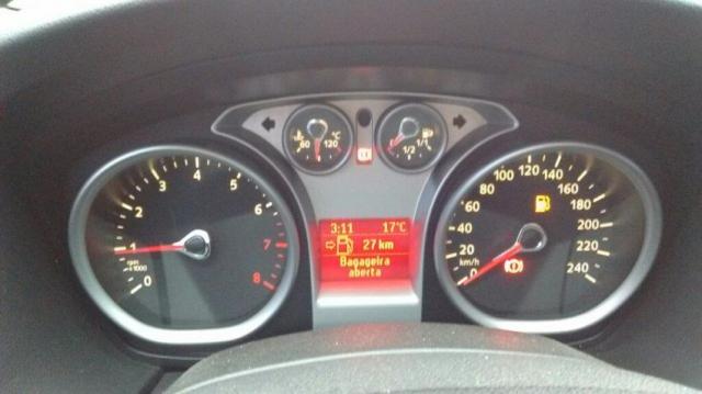 FORD FOCUS SEDAN GLX KINETIC 2.0 16V FLEX Preto 2011/2012 - Foto 10