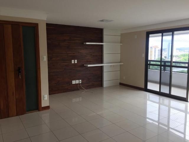 Apartamento alto padrão em localização privilegiada. Financia
