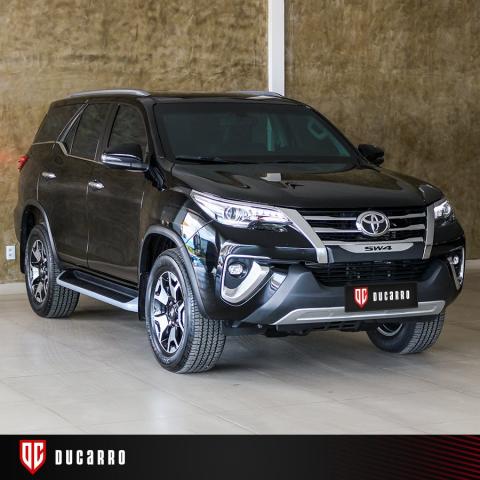 TOYOTA HILUX SW4 2017/2018 2.8 SRX 4X4 7 LUGARES 16V TURBO INTERCOOLER DIESEL 4P AUTOMÁTI