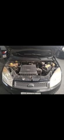 Fiesta sedan completo