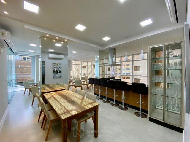 Apartamento andar alto com 3 Suítes 2 Vagas no Centro em Balneário Camboriú - Foto 7