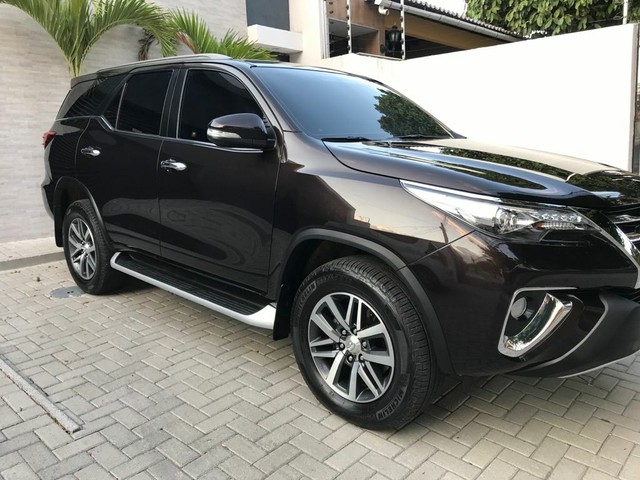 TOYOTA SW4 SRX 2017 NOVÍSSIMA COM REVISÕES NA CONCESSIONÁRIA.