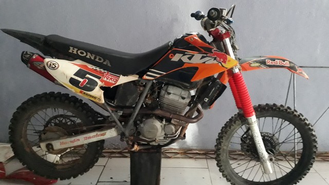 XR 250/TORNADO PREPARADA PRA TRILHA /TROCO EM BIZ,TITAN, BROS