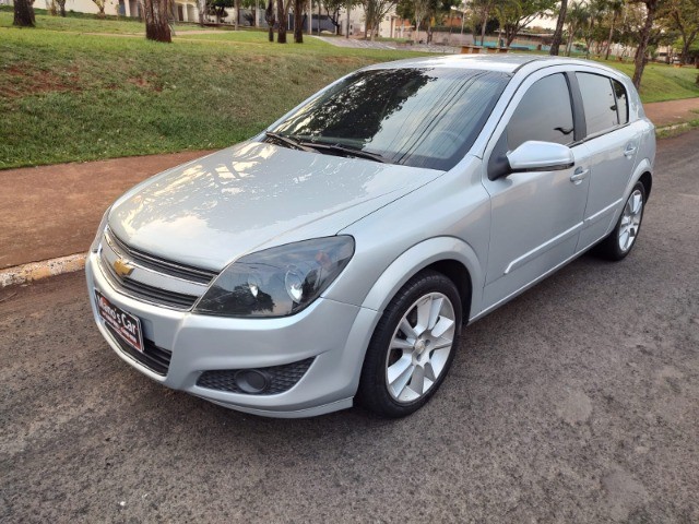 VECTRA GT COMPLETO 2011