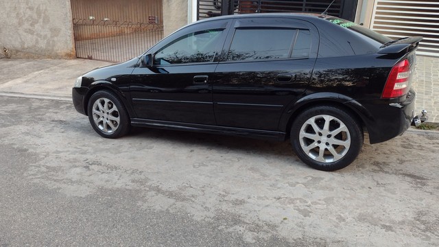 VENDO ASTRA ANO 2010