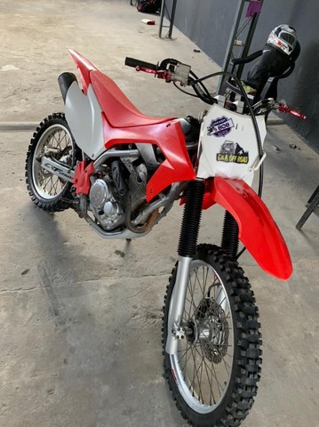 MOTO CRF 250 VENDO OU TROCO