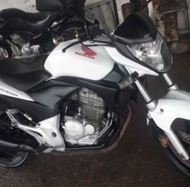 MOTO CB 300