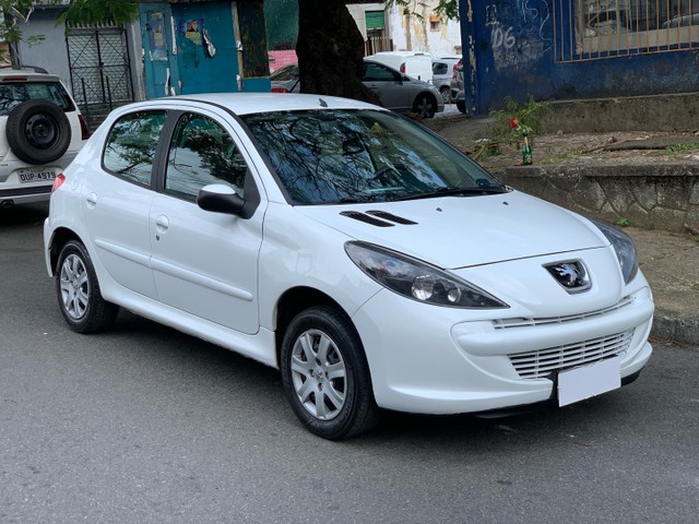 PEUGEOT 207 XR 1.4 2014 ? 23.990.00 *