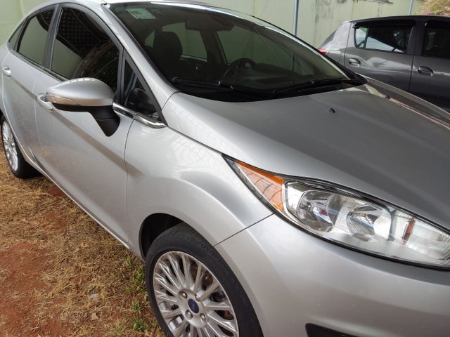 FIESTA TITANIUM AUTOMÁTICO 2014