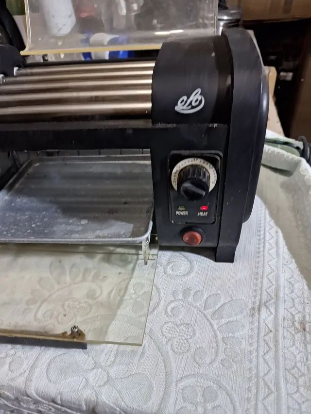Forno elétrico funcionando 