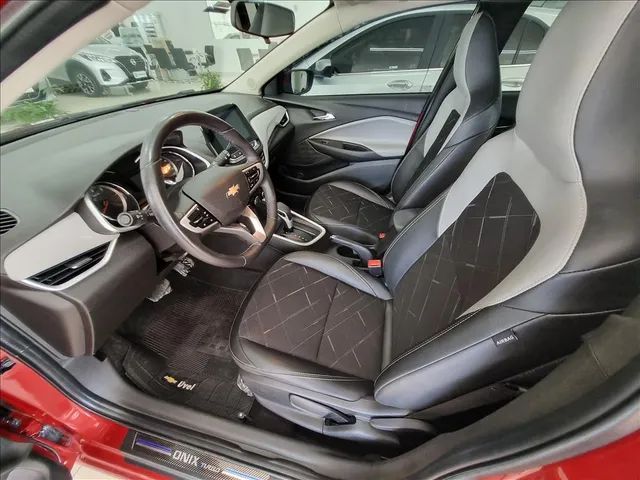 Chevrolet Onix 1.0 Turbo Flex Plus Premier Automático Vermelho Flex 2020  Usado - Interior Carro