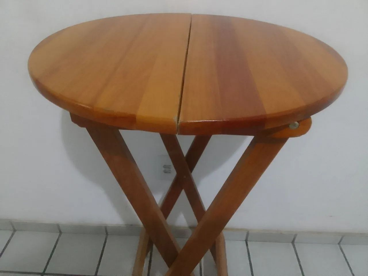 Round Bistro Table for Bar or Snack Bar466449536396175360