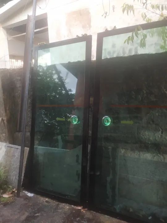 Porta vidro blindex verde 