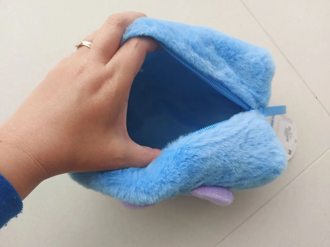 Necessaire Pelúcia Monstros SA - Foto 2
