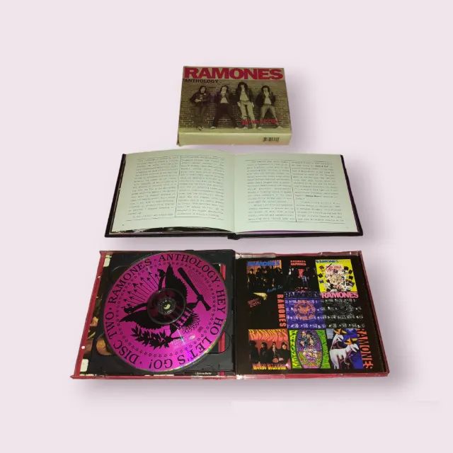 Box Ramones Anthology - Hey Ho Let?s Go! | 2 CDs + Livreto | Raridade Rock<br> - Foto 5