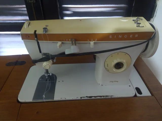 Máquina de costura Singer 
