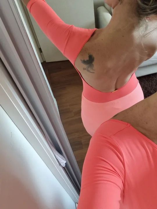 body nunca usado decote nas costas, pp, veste p também, lança perfume