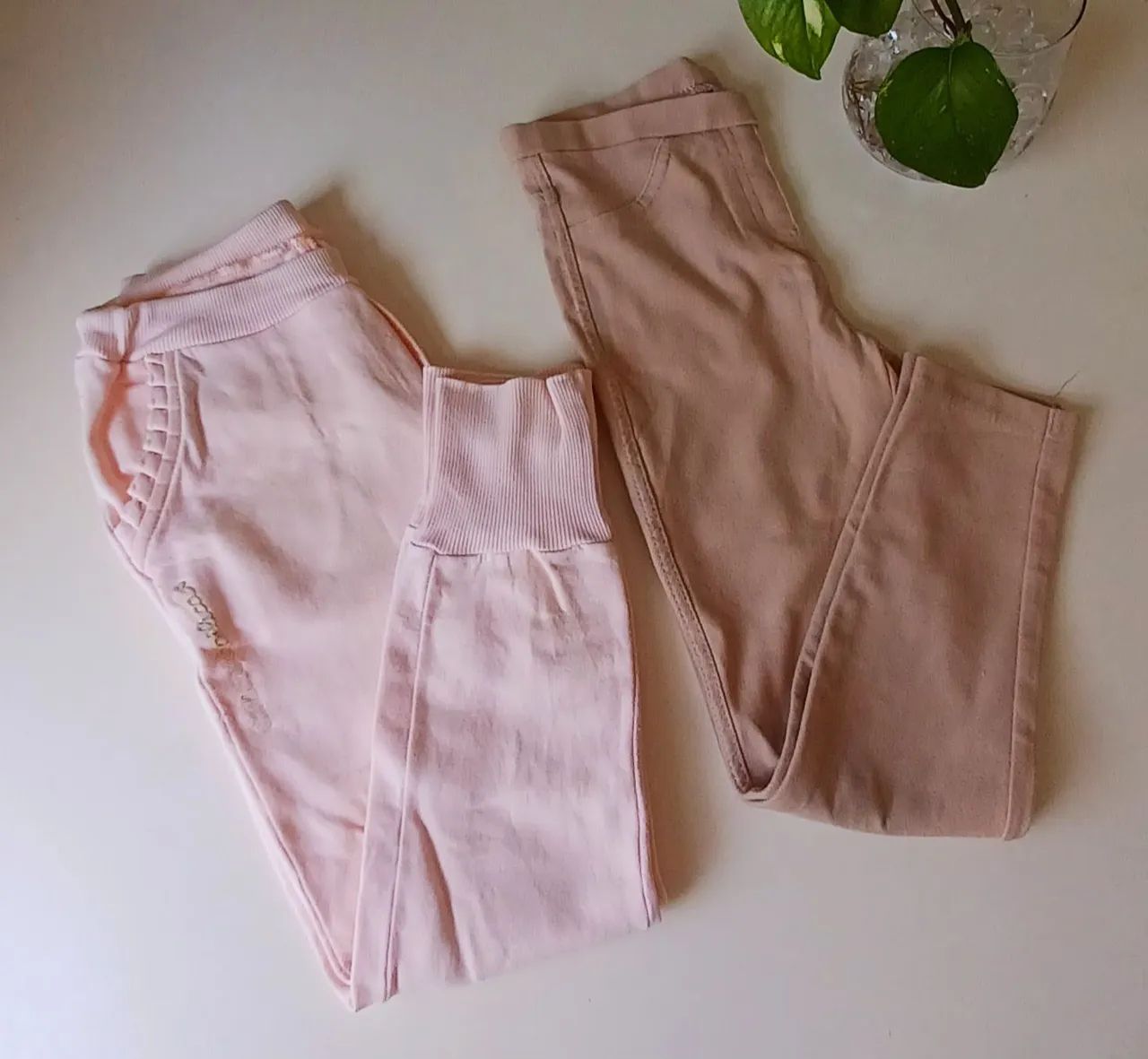 2 calças Lilica e Zara