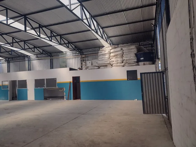 Vendo galpão com 600m2 em saquarema