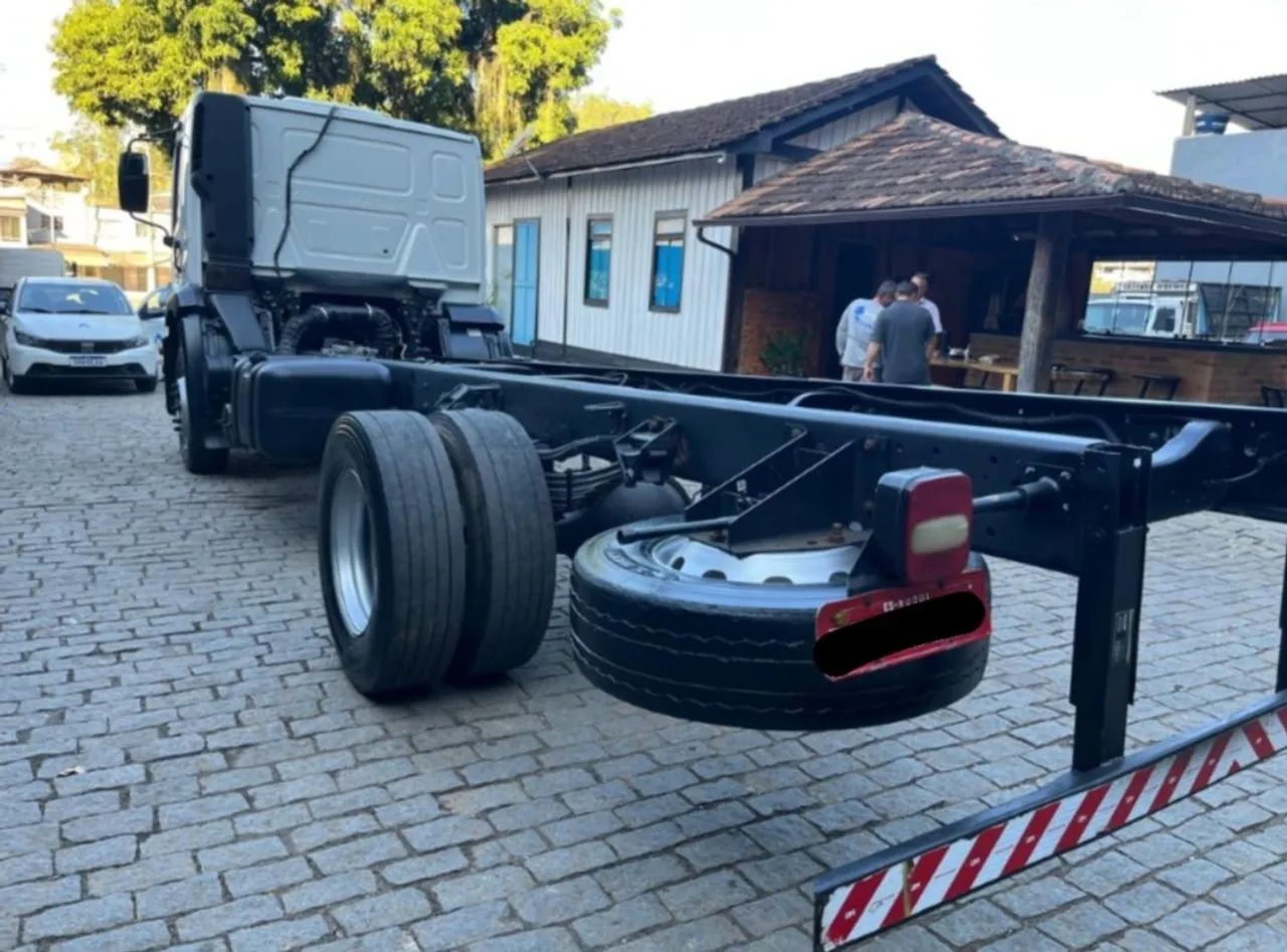 VW 17.230 2017 - Foto 5