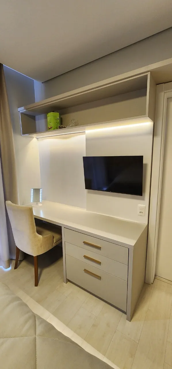 Bancada c/ 3 gavetas, Painel TV e nicho, p/ Computador, Trabalho e Estudos e Camarim