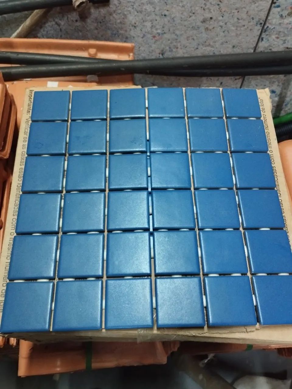 Pastilhas azul piscina Atlas. Caixa nova.