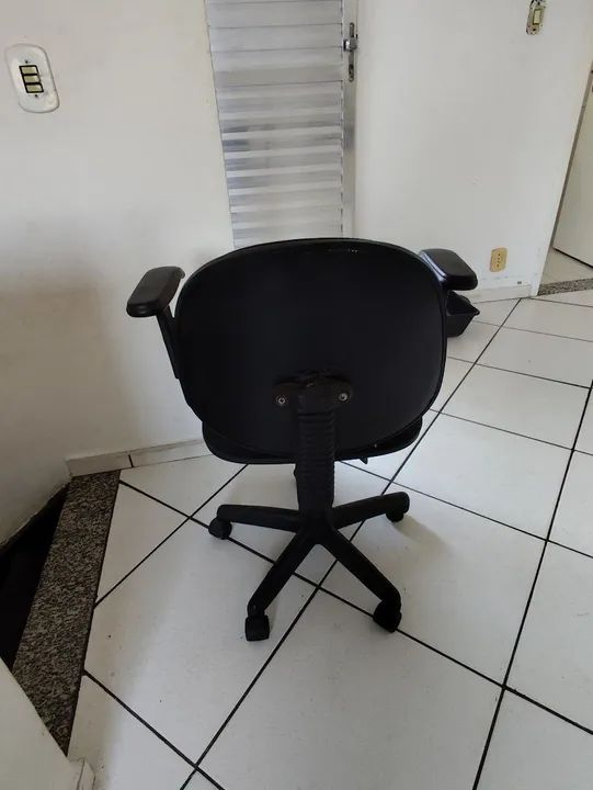 Cadeira de Escritório Giratória com Rodas - Foto 3