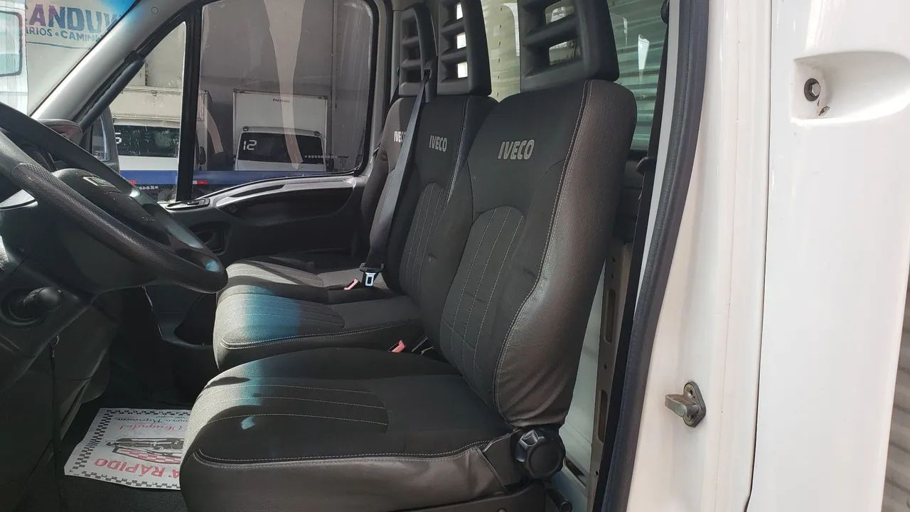 Iveco Daily 35S14 2019 - Baú c/ plataforma - Foto 6