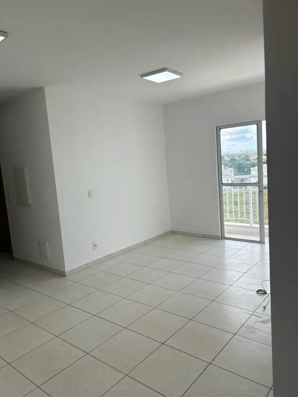 Vende-se ou aluga-se apartamento 2/4 no Edifício Torres de Várzea Grande MT.