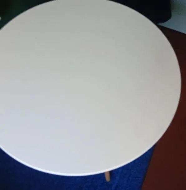 Mesa Eiffel redonda 90 cm - tampo em madeira - excelente estado - Foto 2