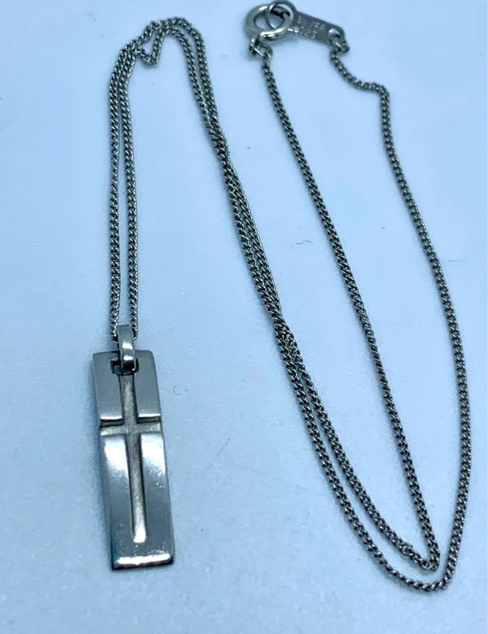 Colar de prata 925 pingente com detalhe em cruz 