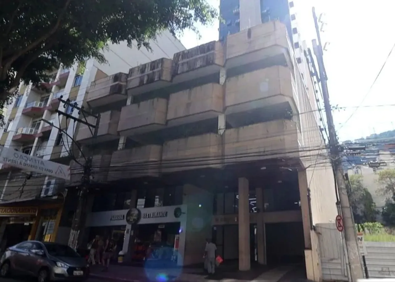 Sala para alugar na Rua Santo Antônio - Centro - Juiz de Fora/MG