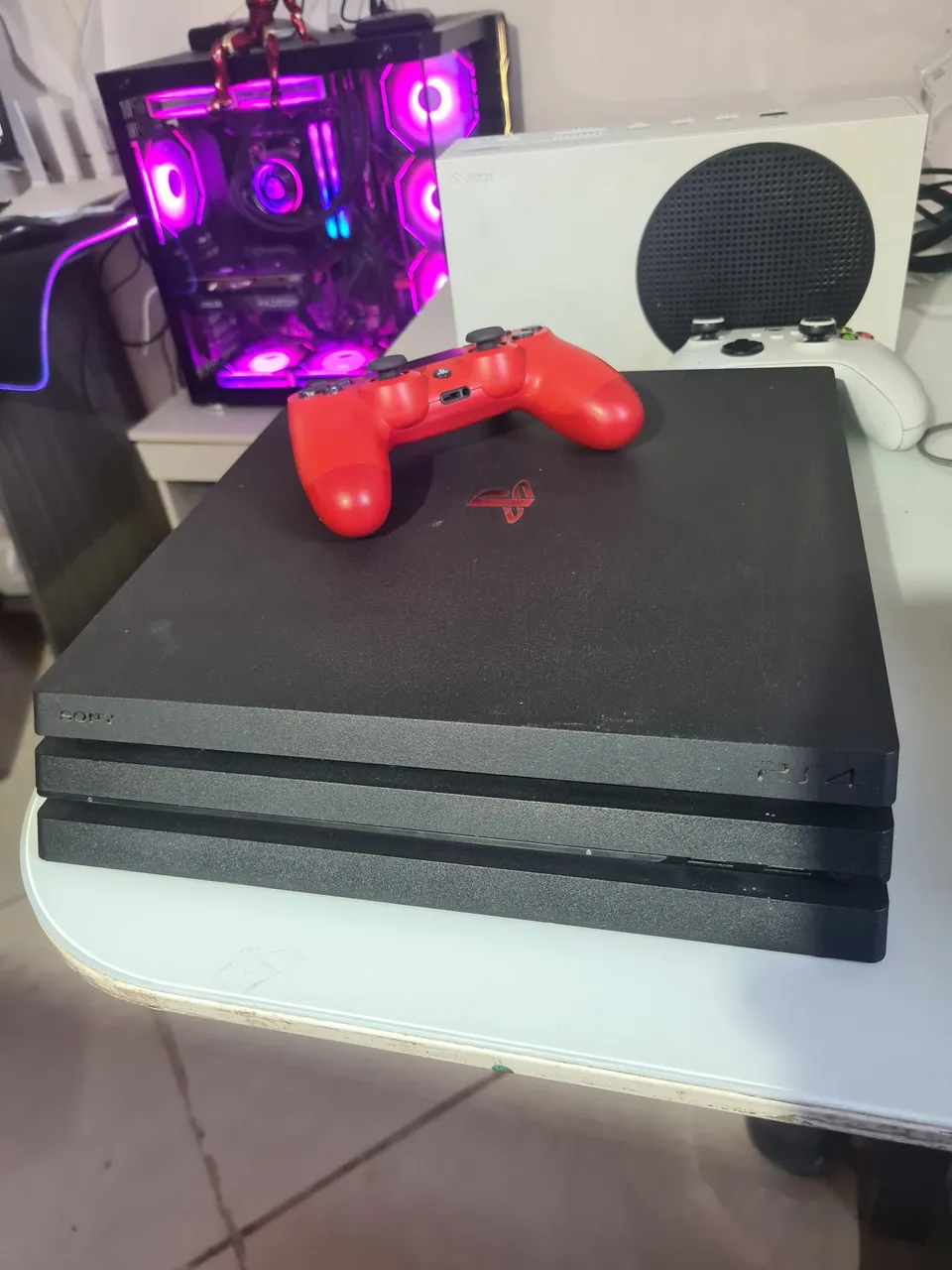 Playstation 4 PRO + 3 jogos