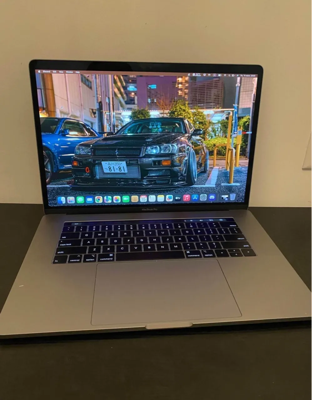 macbook pro i7 16gb