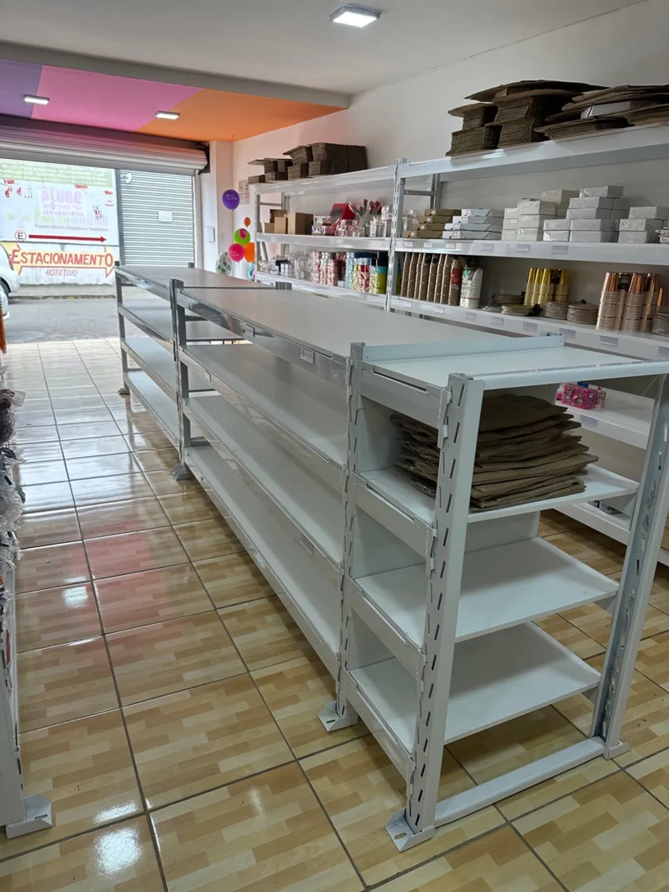 Estantes de Aço para Organização Comercial