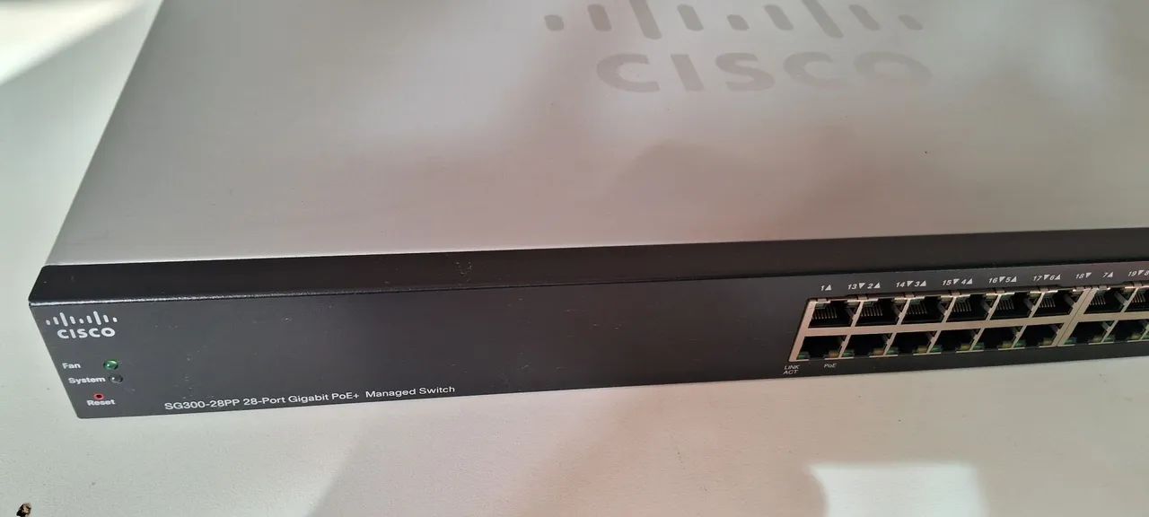 Switch Cisco SG300-28PP 28 Portas Gigabit PoE+ - Foto 4