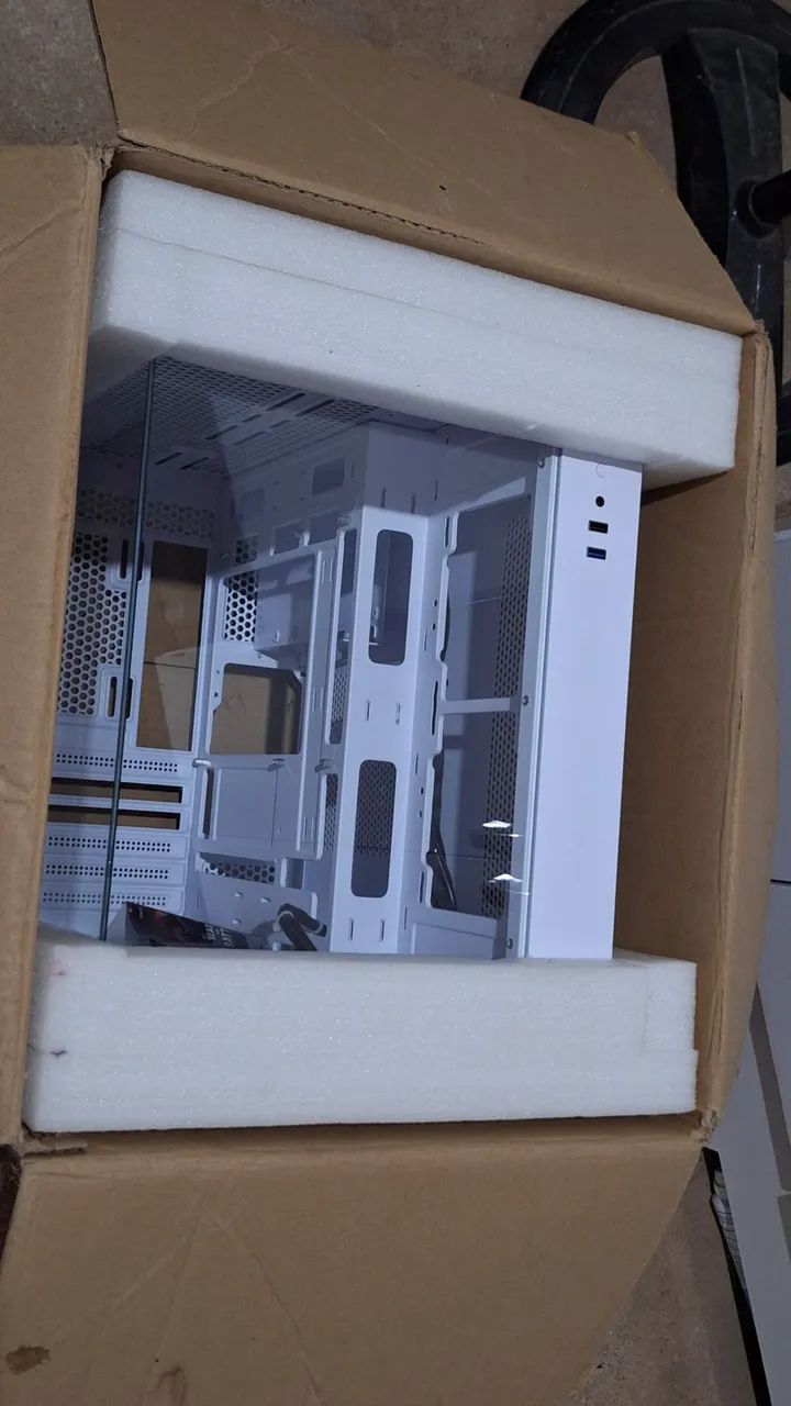 Gabinete Redragon Wideload Lite White Aquário - USADO