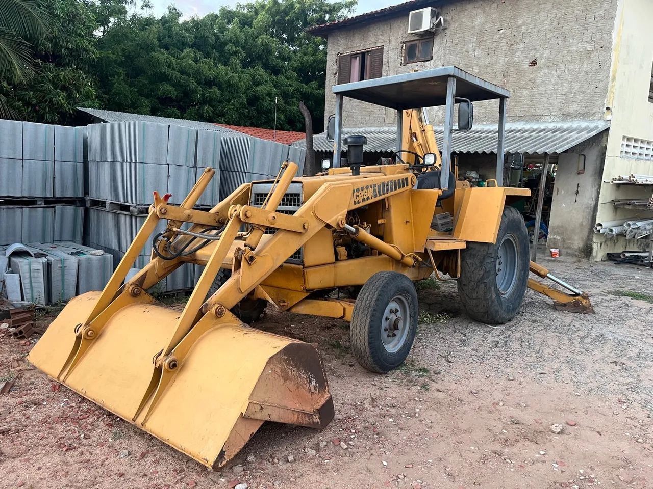 Pá Carregadeira - Excelente estado! - Foto 5