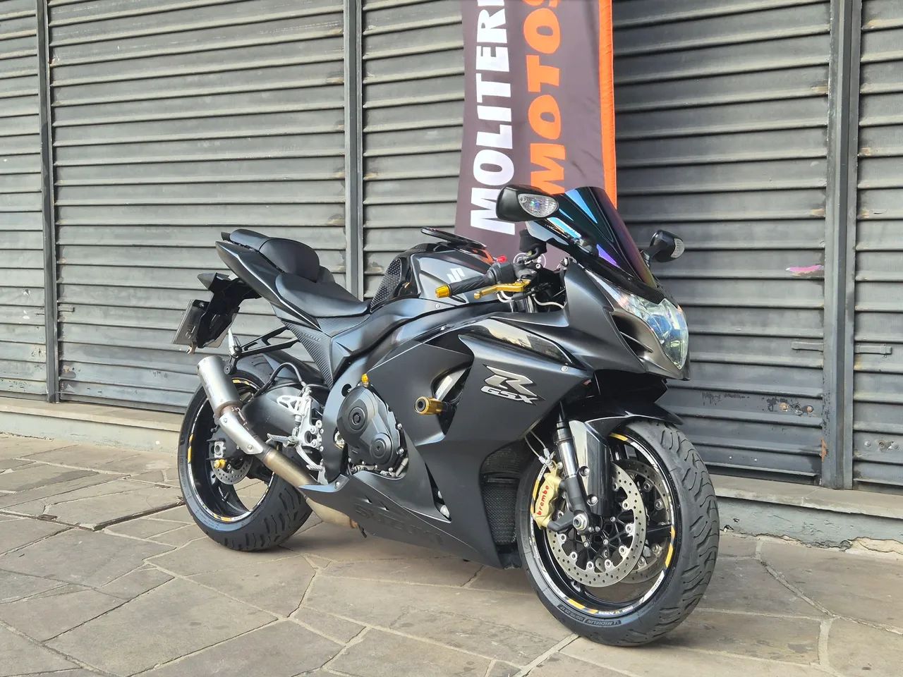 Suzuki GSX R1000 Srad 20 mil km