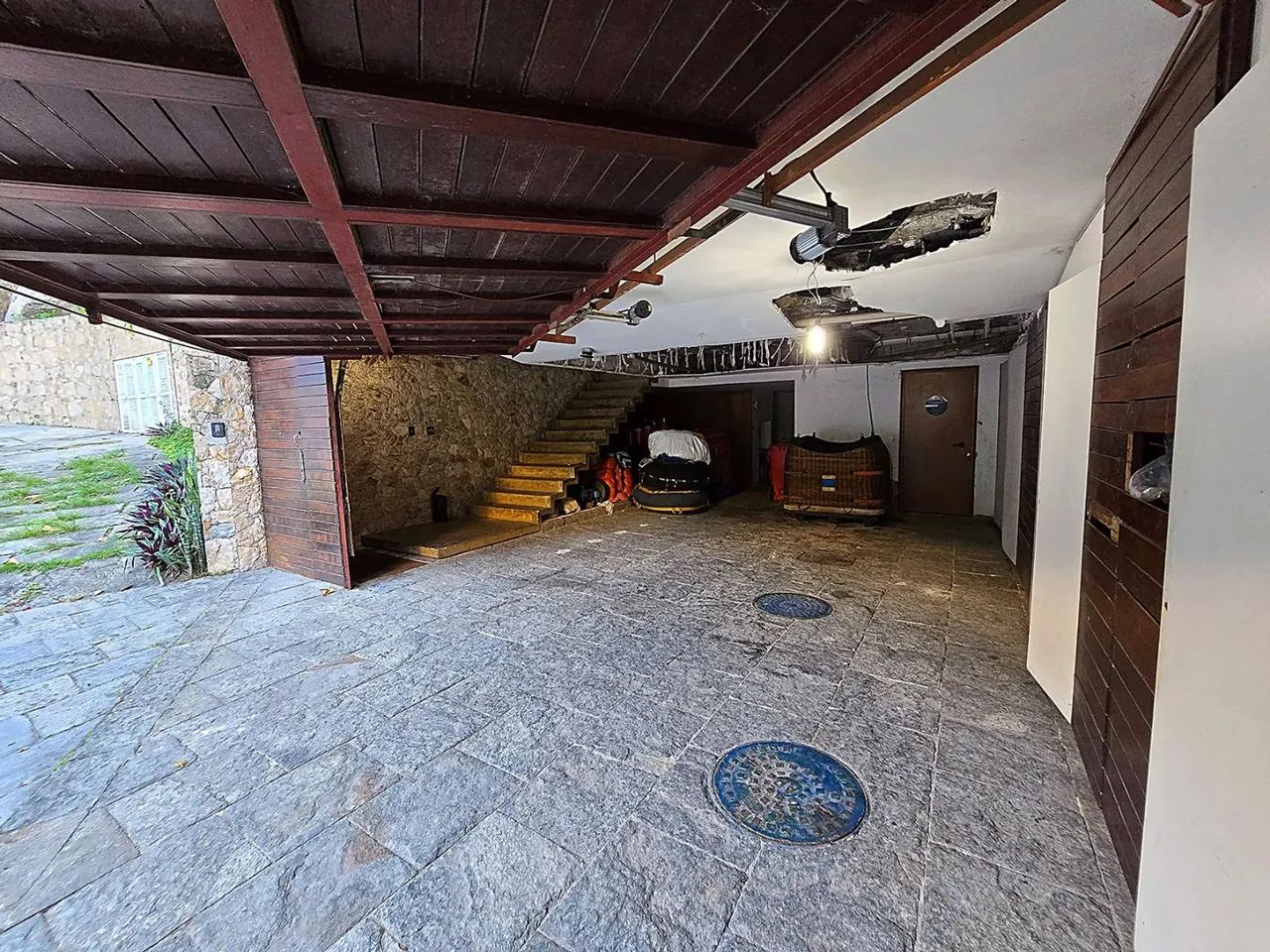 Casa para venda ou aluguel no Cosme Velho em rua com guarita e com 519 m2! - Foto 3