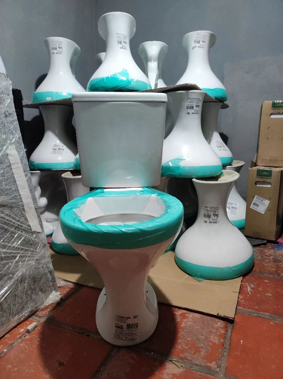 Vasos Sanitários Novos - Celite - Vaso Sanitário Caixa Acoplada