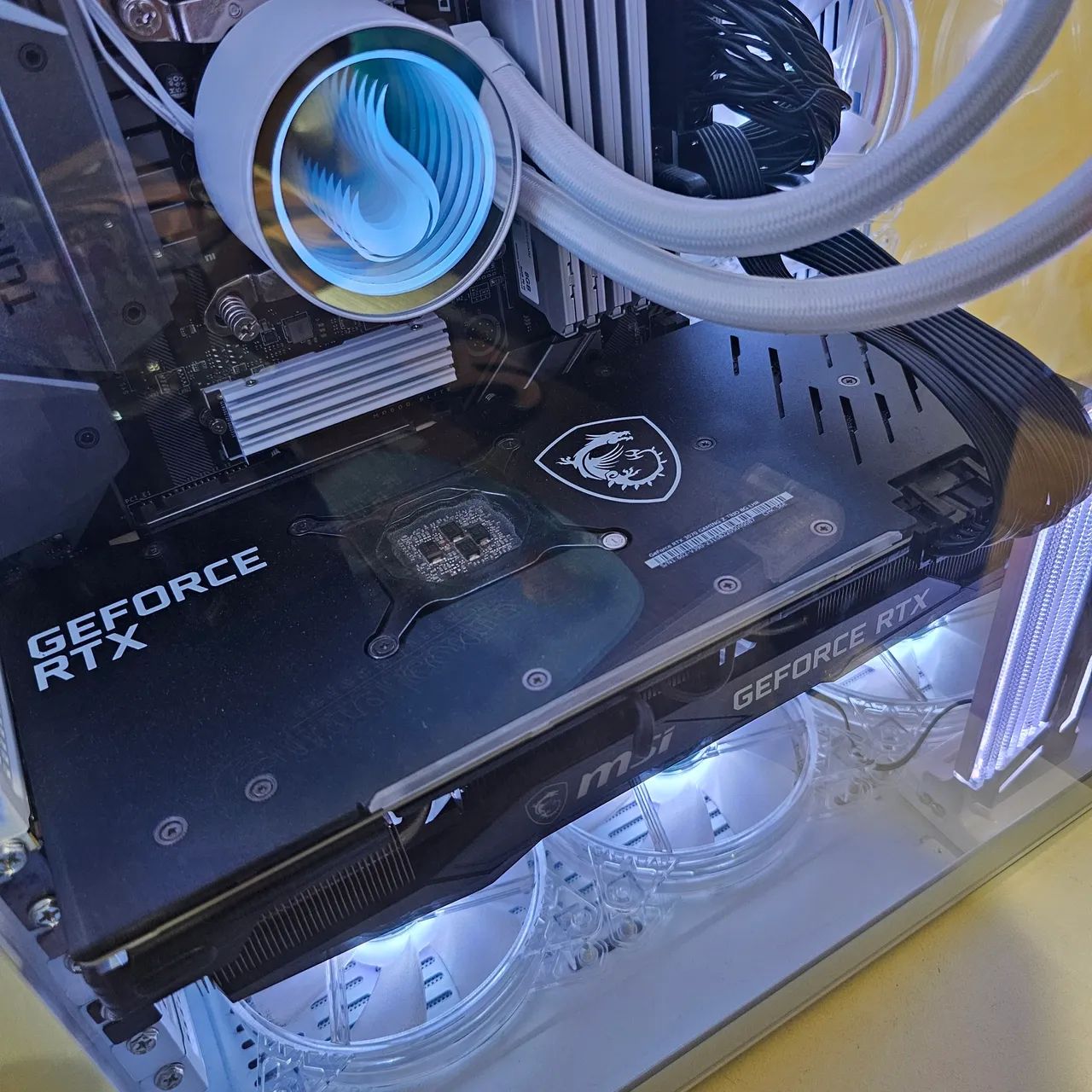 Placa de vídeo MSI GeForce RTX 3070 Gaming Z Trio GPU Nvidia