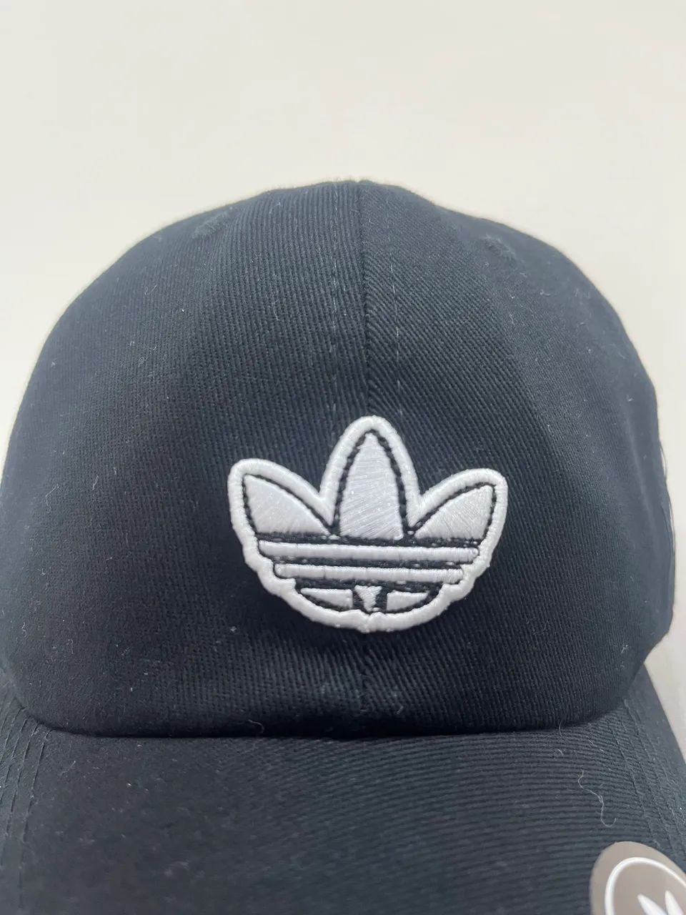 Boné Adidas 100% Algodão Preto Logo Branca - Foto 2