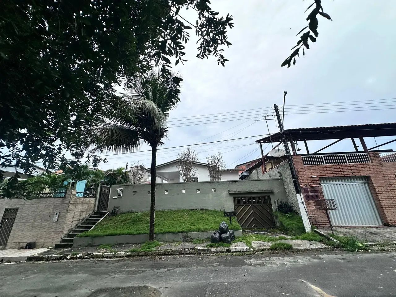 asa com 3 quartos sendo 1 suítes área total 250,00m²;