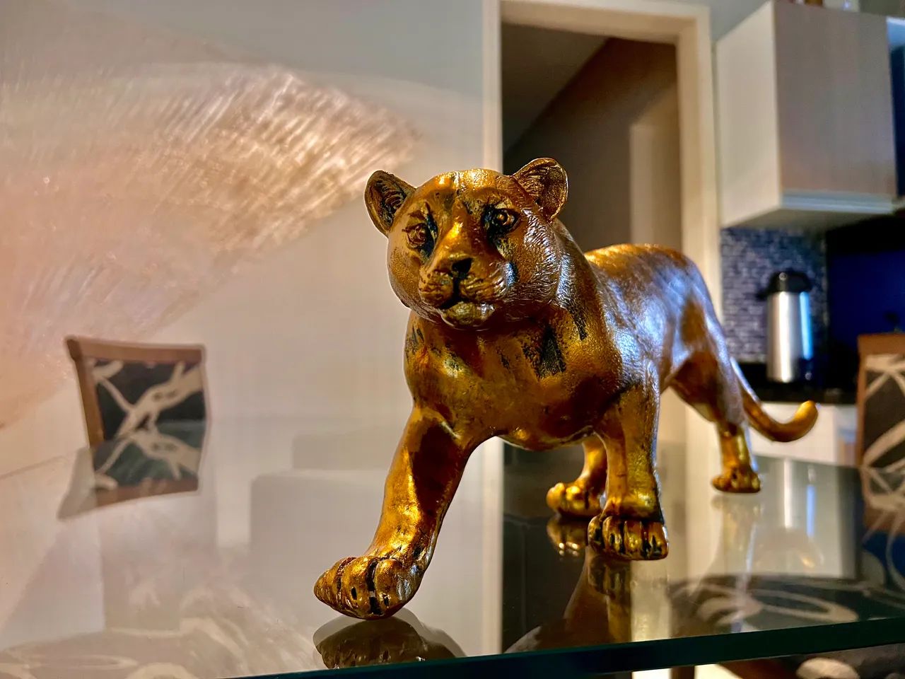 Estátua Animal Decorativo Onça Dourada Luxo Design Moderno - Foto 3