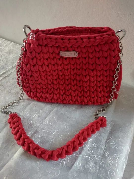 Bolsa de Ombro Vermelha em Crochê